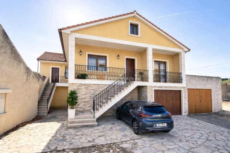 Moradia T5 para Venda em Asseiceira Foto 1