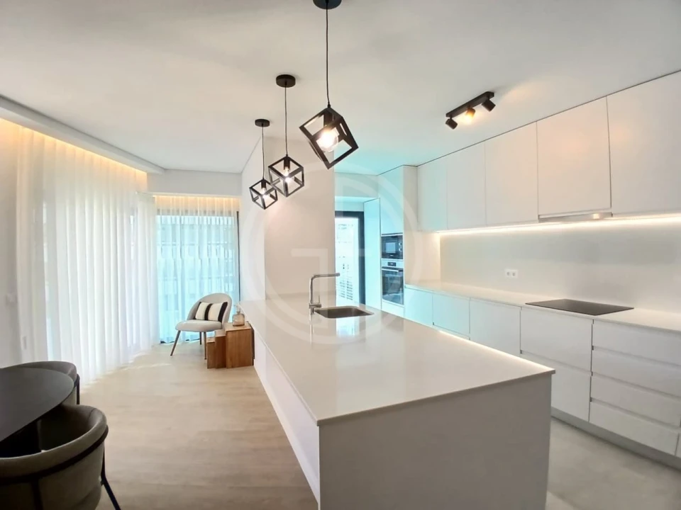Apartamento T4 para Venda em Faro (Sé e São Pedro) Foto 1