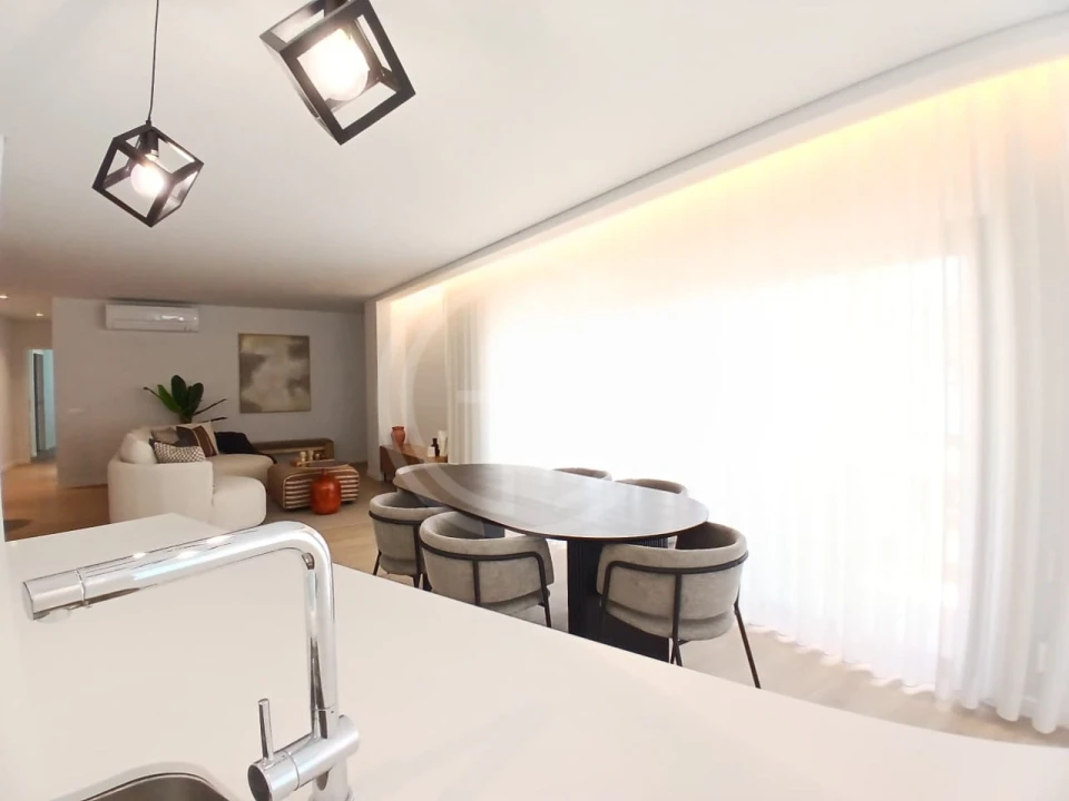 Apartamento T4 para Venda em Faro (Sé e São Pedro) Foto 3