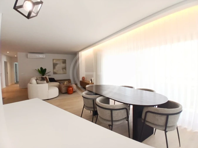 Apartamento T4 para Venda em Faro (Sé e São Pedro) Foto 2