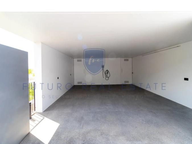 Moradia T3 para Venda em São Martinho Foto 40