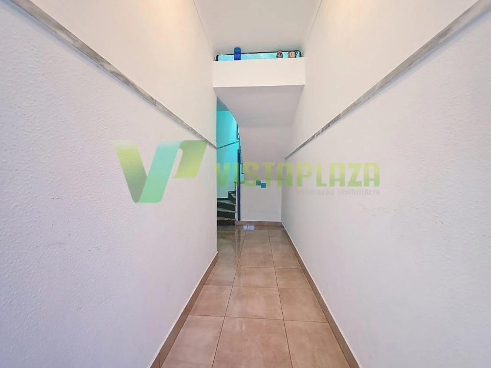 Prédio para Venda em Alvor Foto 36
