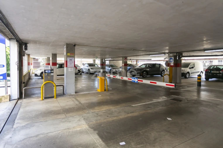 Negócio para Venda em Gondomar (São Cosme), Valbom e Jovim Foto 5