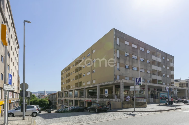 Negócio para Venda em Gondomar (São Cosme), Valbom e Jovim Foto 2