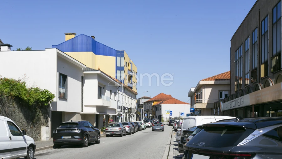 Negócio para Venda em Gondomar (São Cosme), Valbom e Jovim