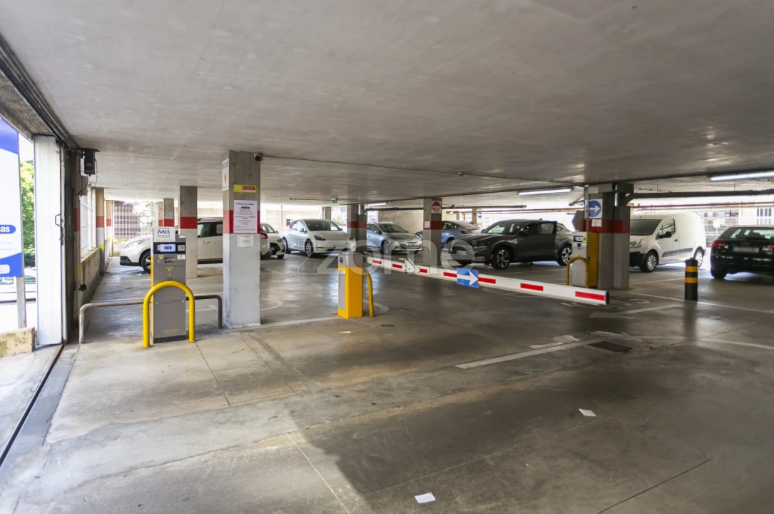 Negócio para Venda em Gondomar (São Cosme), Valbom e Jovim Foto 5