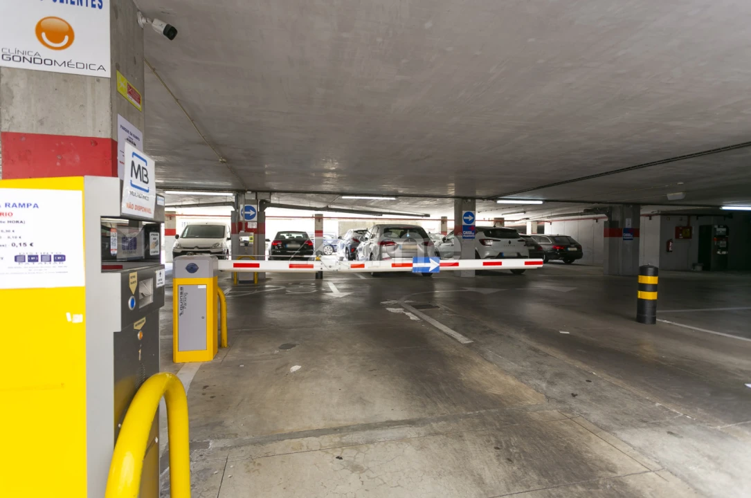 Negócio para Venda em Gondomar (São Cosme), Valbom e Jovim Foto 4