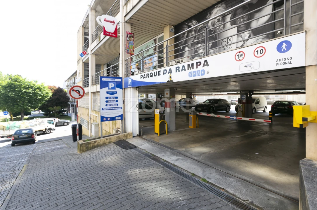 Negócio para Venda em Gondomar (São Cosme), Valbom e Jovim Foto 3