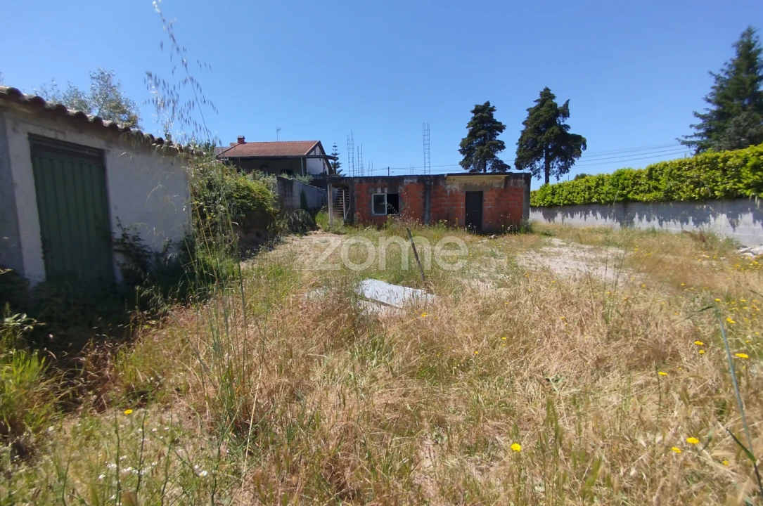 Terreno para Venda em Espinho Foto 17