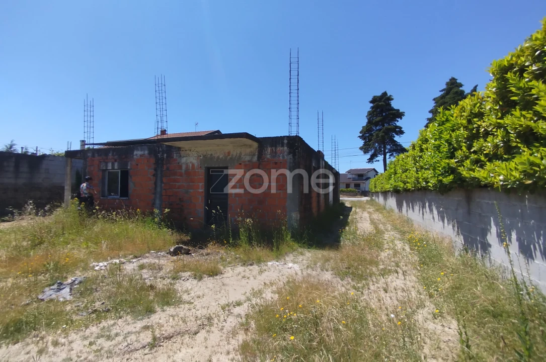 Terreno para Venda em Espinho Foto 19