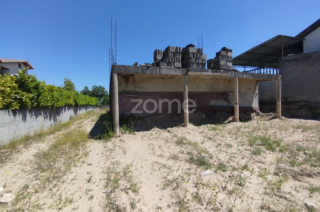 Terreno para Venda em Espinho Foto 6