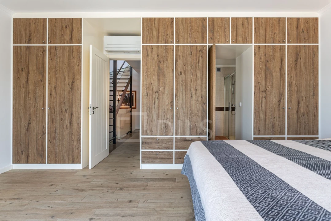 Moradia T4 para Venda em Santa Maria do Castelo e Santiago e Santa Susana Foto 25