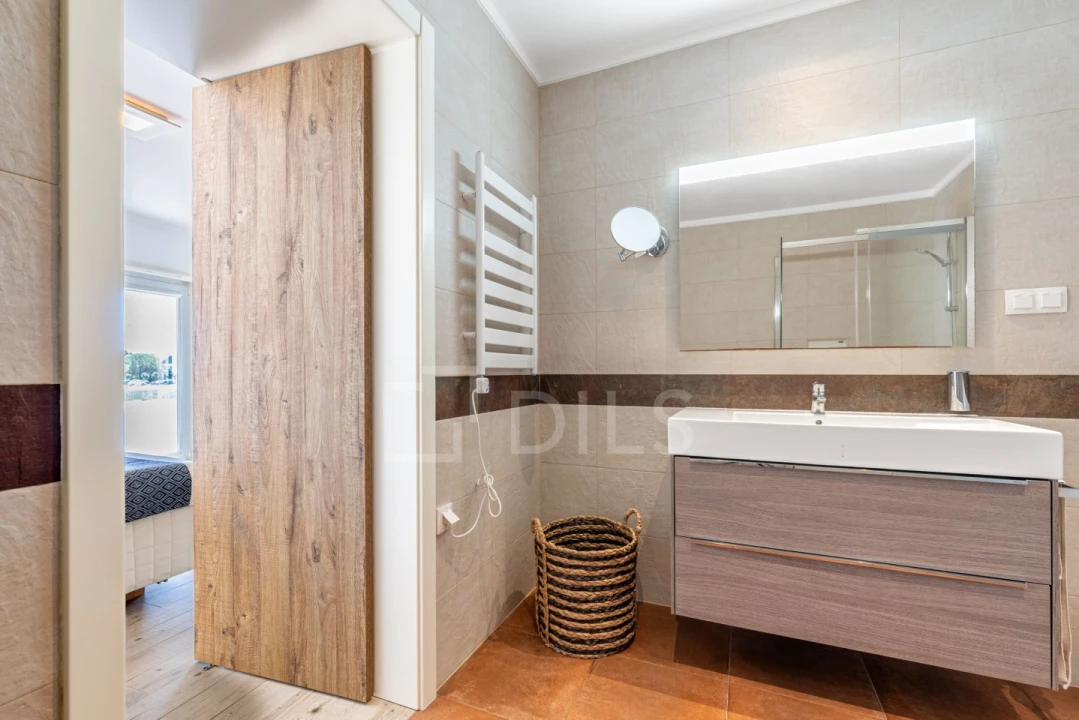 Moradia T4 para Venda em Santa Maria do Castelo e Santiago e Santa Susana Foto 26