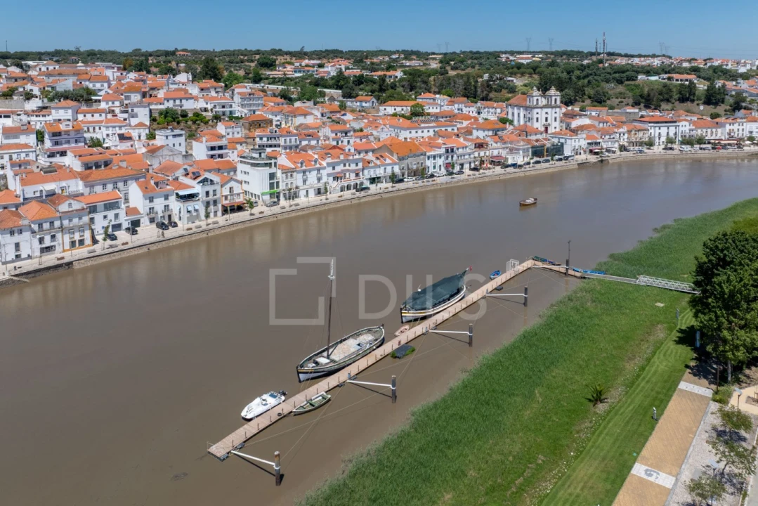 Moradia T4 para Venda em Santa Maria do Castelo e Santiago e Santa Susana Foto 39