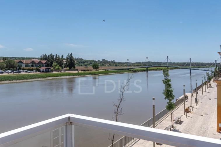 Moradia T4 para Venda em Santa Maria do Castelo e Santiago e Santa Susana Foto 5