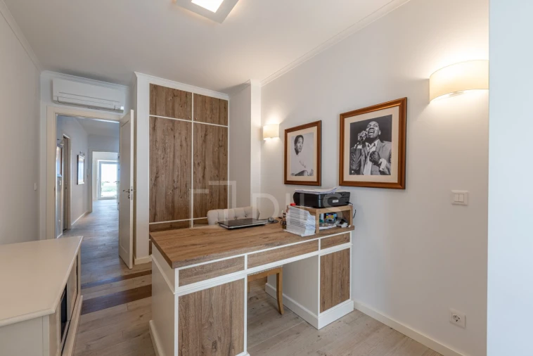 Moradia T4 para Venda em Santa Maria do Castelo e Santiago e Santa Susana Foto 16