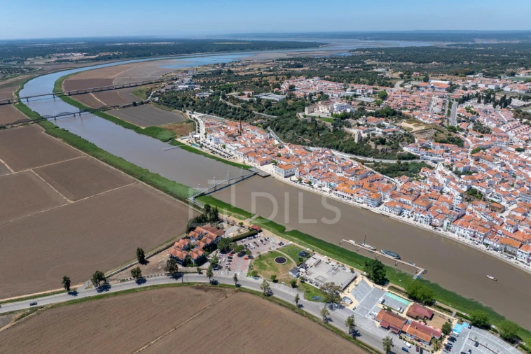 Moradia T4 para Venda em Santa Maria do Castelo e Santiago e Santa Susana Foto 41