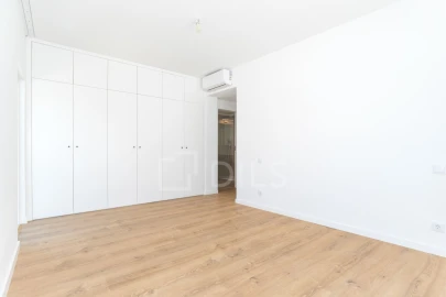 Moradia T4 para Venda em Quarteira