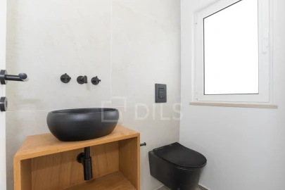 Moradia T4 para Venda em Quarteira