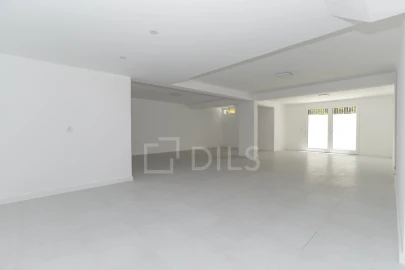 Moradia T4 para Venda em Quarteira