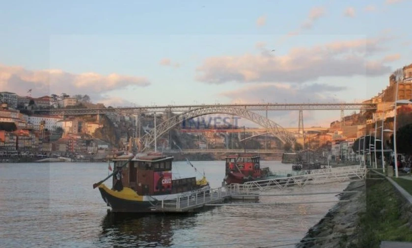 Moradia T3 para Venda em Arcozelo Foto 17