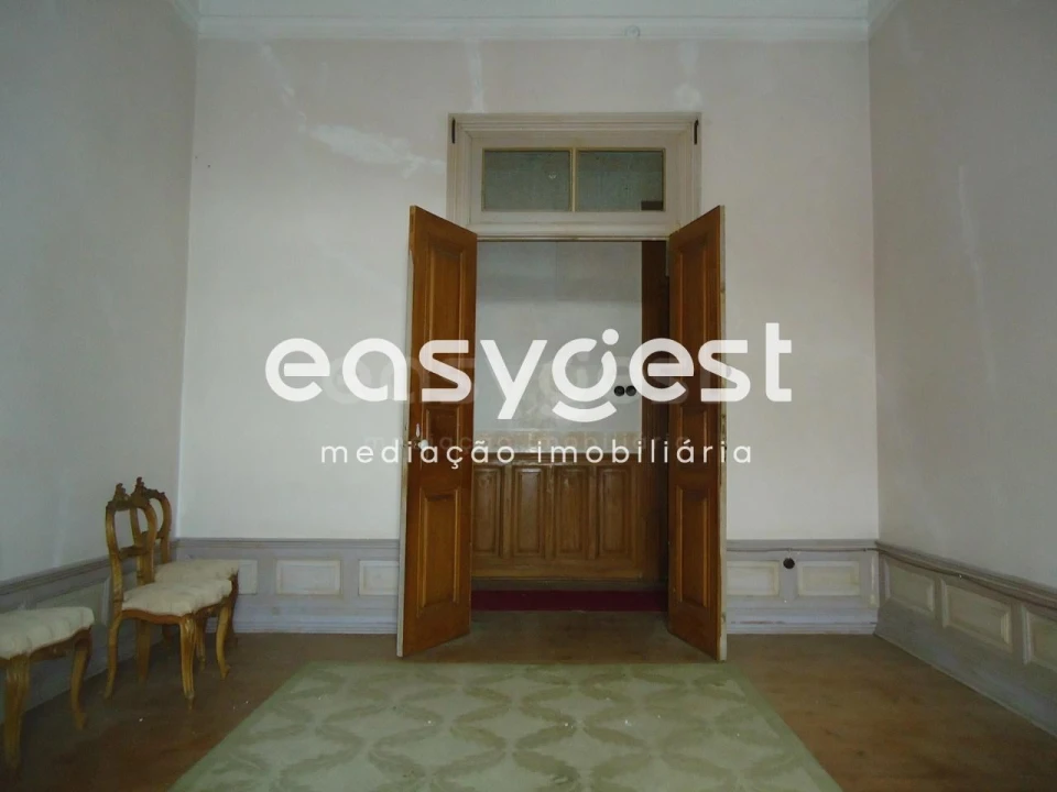 Moradia T19 para Venda em Tortosendo Foto 5