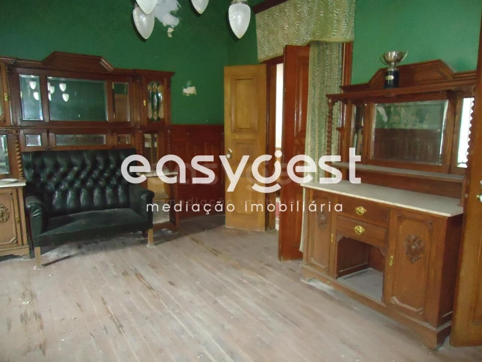 Moradia T19 para Venda em Tortosendo Foto 13