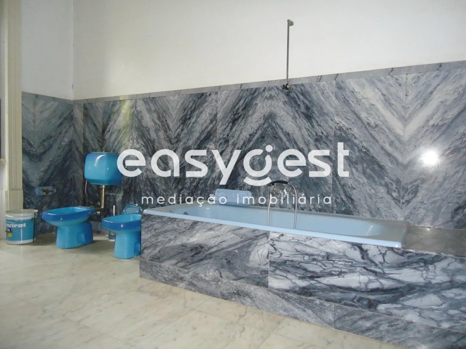 Moradia T19 para Venda em Tortosendo Foto 23