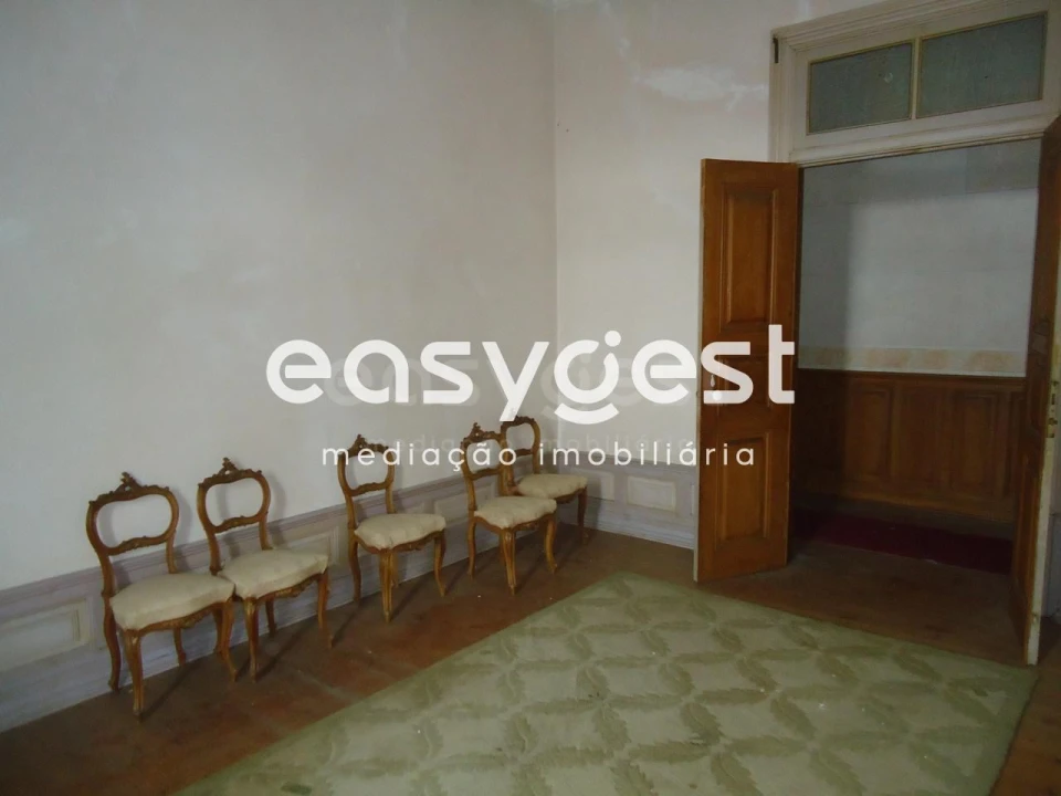 Moradia T19 para Venda em Tortosendo Foto 25