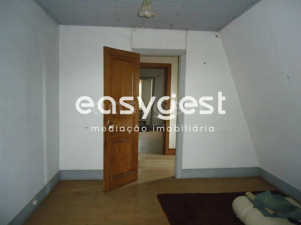 Moradia T19 para Venda em Tortosendo Foto 37