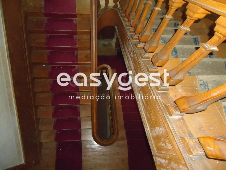 Moradia T19 para Venda em Tortosendo Foto 39