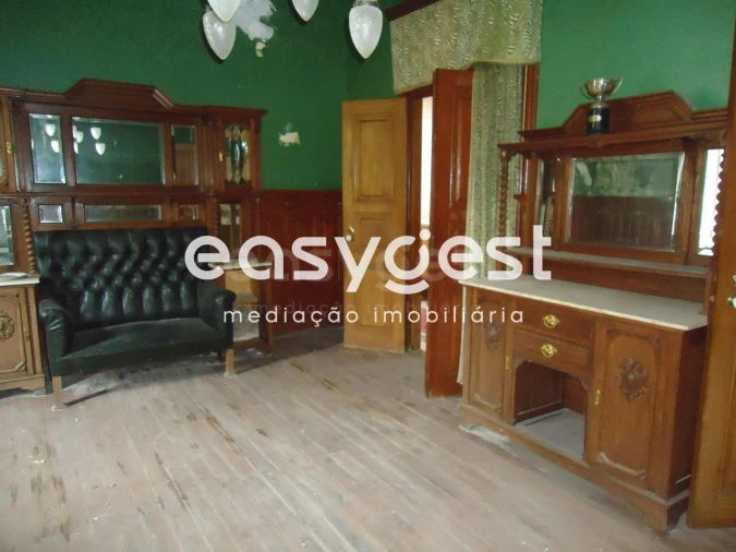 Moradia T19 para Venda em Tortosendo Foto 13