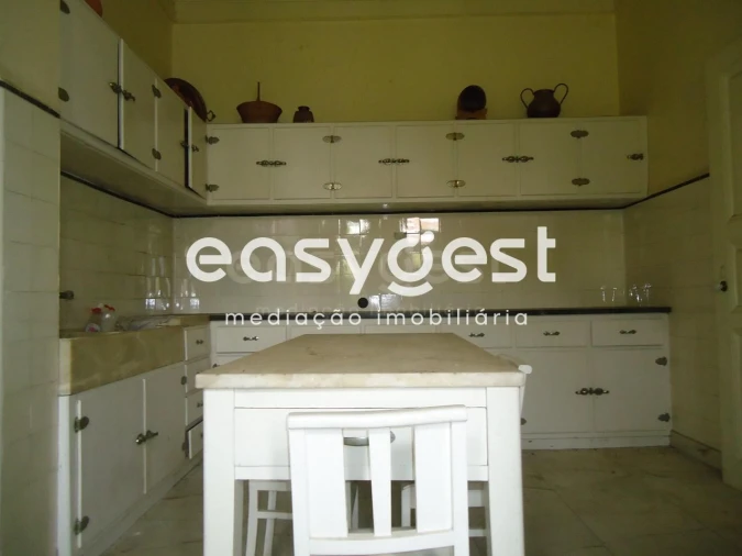 Moradia T19 para Venda em Tortosendo Foto 18