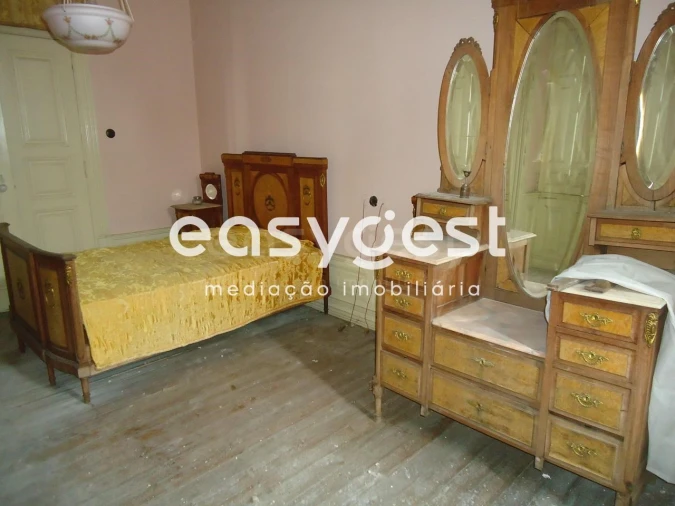 Moradia T19 para Venda em Tortosendo Foto 28