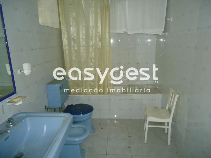 Moradia T19 para Venda em Tortosendo Foto 35