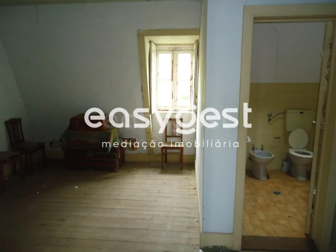 Moradia T19 para Venda em Tortosendo Foto 40