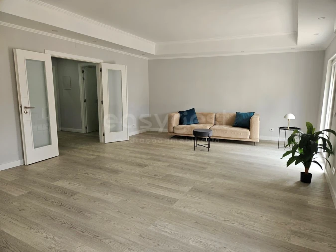 Apartamento T3 para Venda em Estômbar e Parchal Foto 8