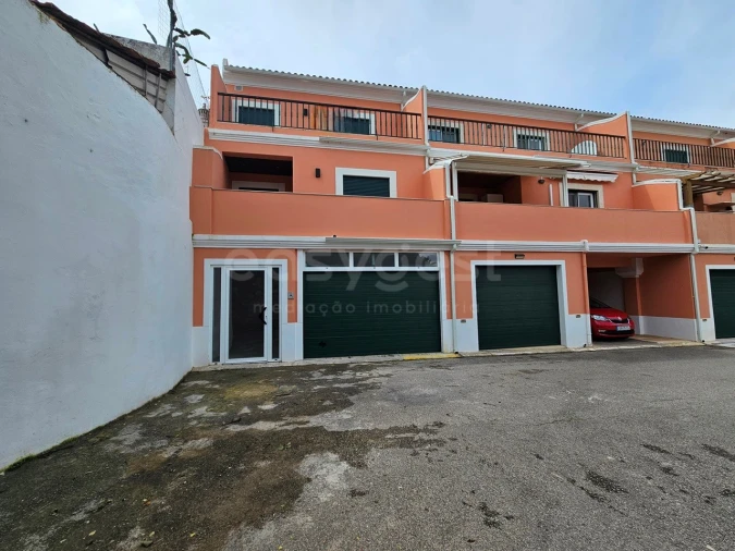 Apartamento T3 para Venda em Estômbar e Parchal Foto 13