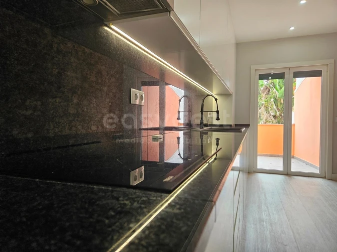 Apartamento T3 para Venda em Estômbar e Parchal Foto 20
