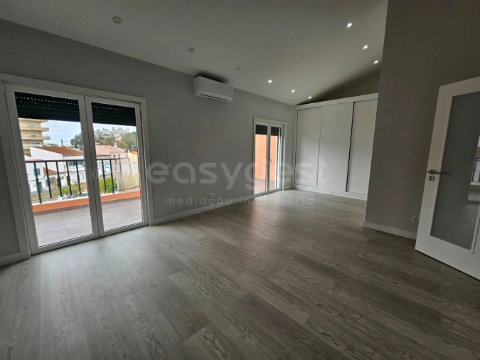 Apartamento T3 para Venda em Estômbar e Parchal Foto 23