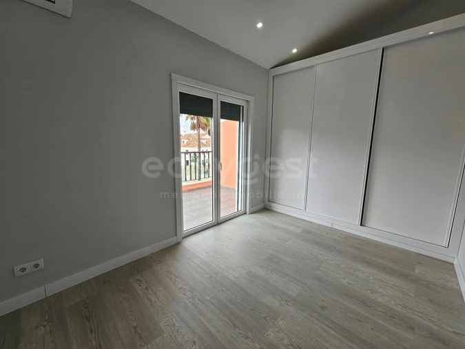 Apartamento T3 para Venda em Estômbar e Parchal Foto 24