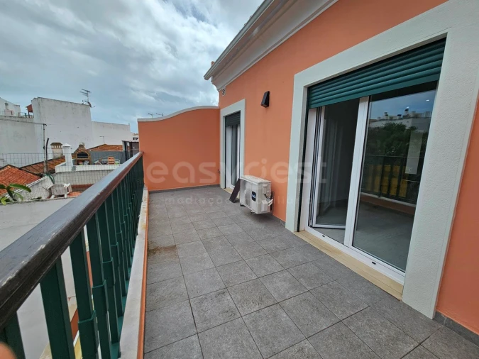 Apartamento T3 para Venda em Estômbar e Parchal Foto 31