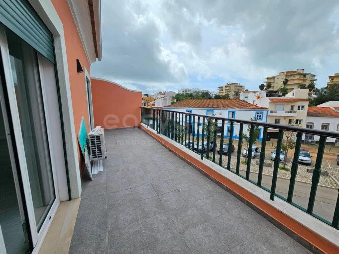 Apartamento T3 para Venda em Estômbar e Parchal Foto 34