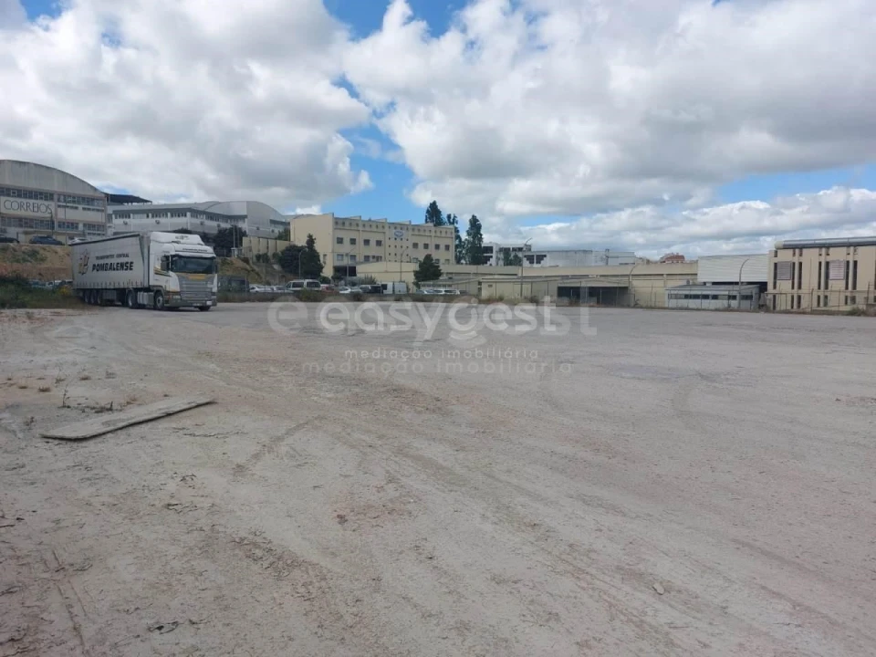 Terreno para Venda em Sacavém e Prior Velho Foto 2