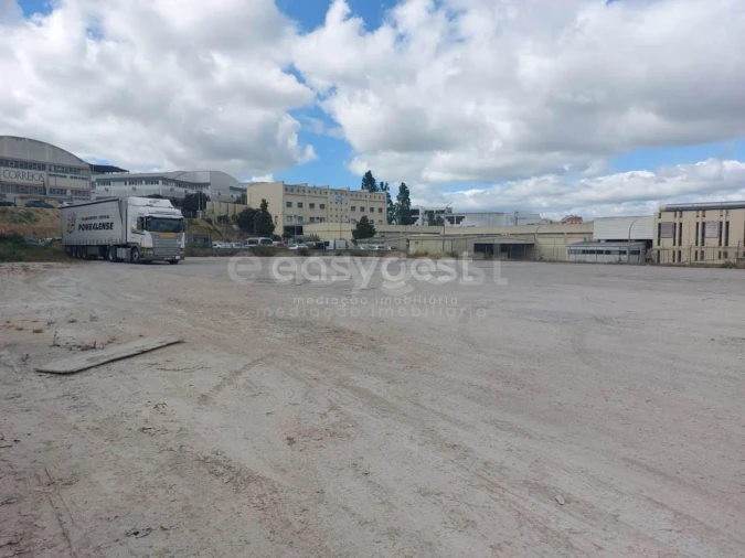 Terreno para Venda em Sacavém e Prior Velho Foto 2