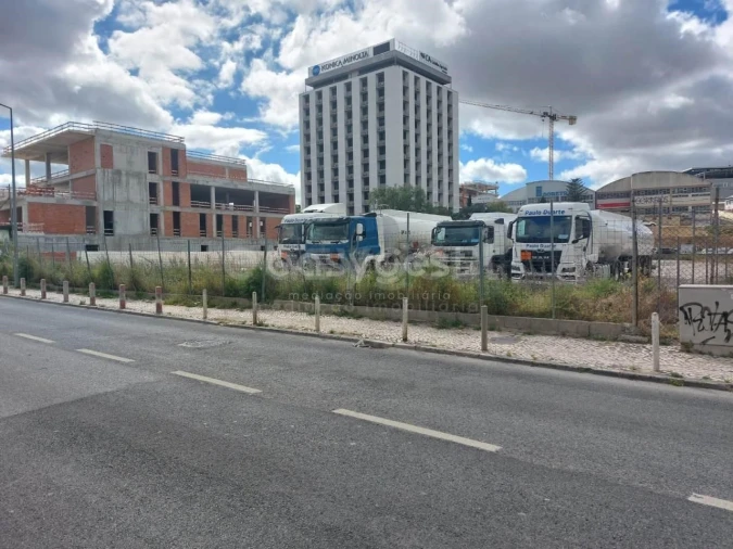 Terreno para Venda em Sacavém e Prior Velho Foto 6