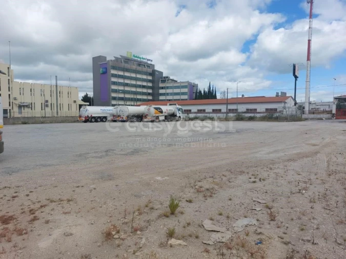 Terreno para Venda em Sacavém e Prior Velho Foto 7