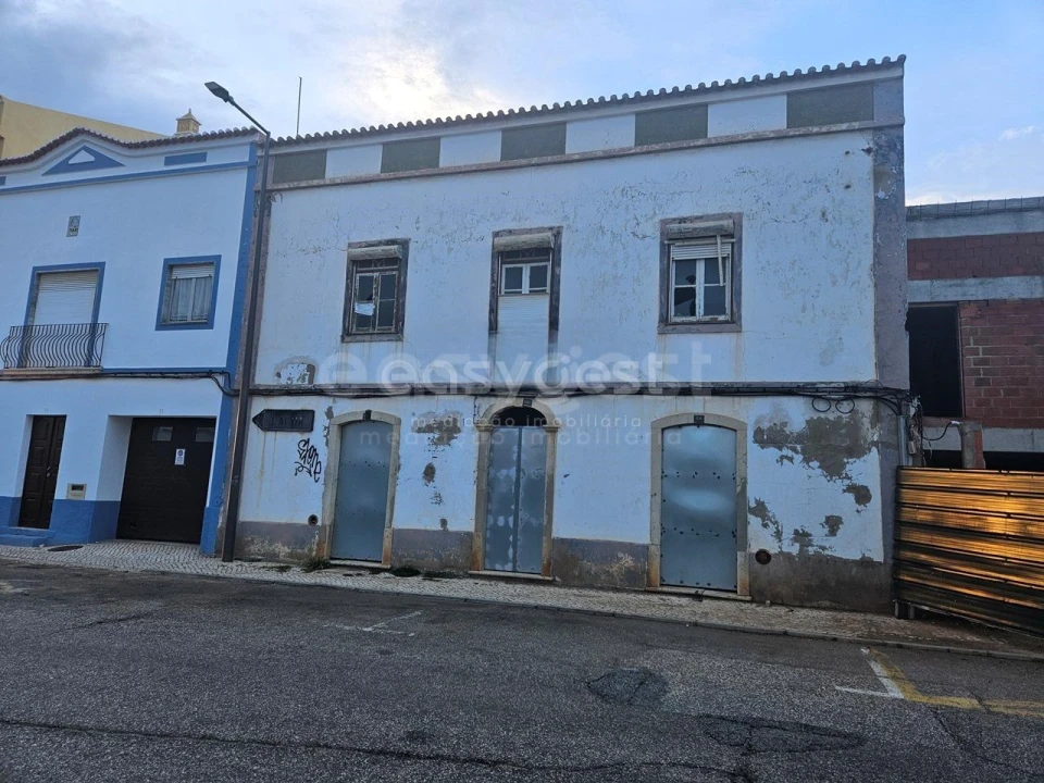 Moradia T6 para Venda em Ferragudo Foto 1