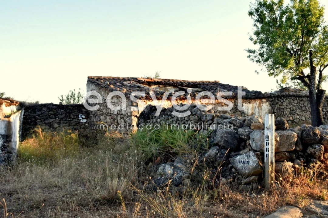 Moradia T4 para Venda em Santa Catarina da Fonte do Bispo Foto 6