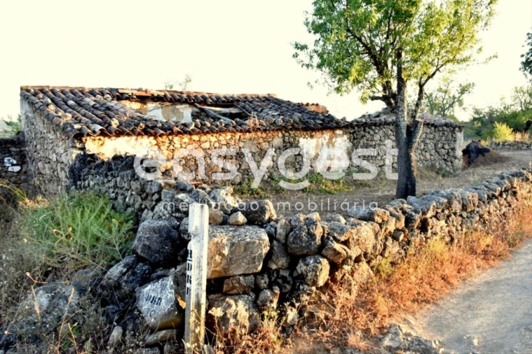 Moradia T4 para Venda em Santa Catarina da Fonte do Bispo Foto 7